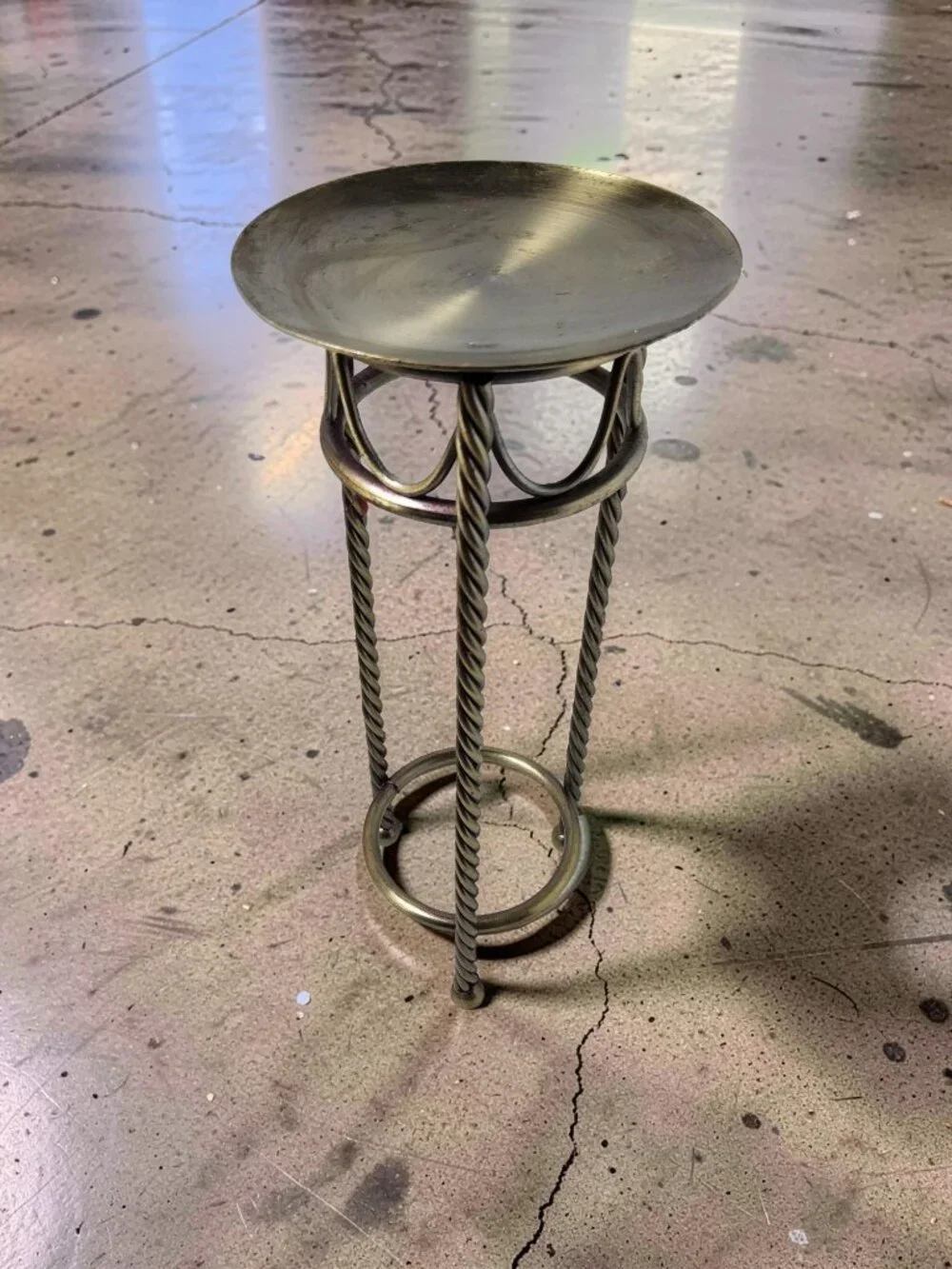 Vintage Twisted Legs Design Metal plant stand or pillar candle holder